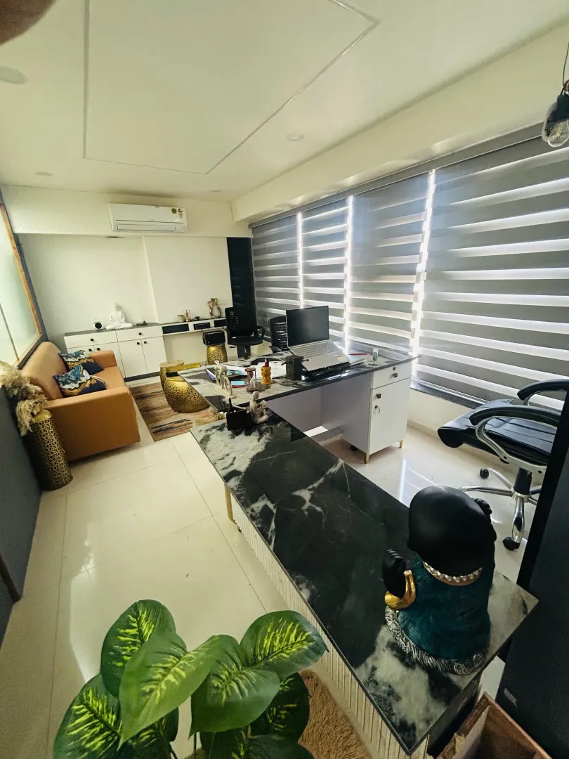 814 Sq. Ft. Commercial Office for Rent in Naranpura Ahmedabad - Media 8