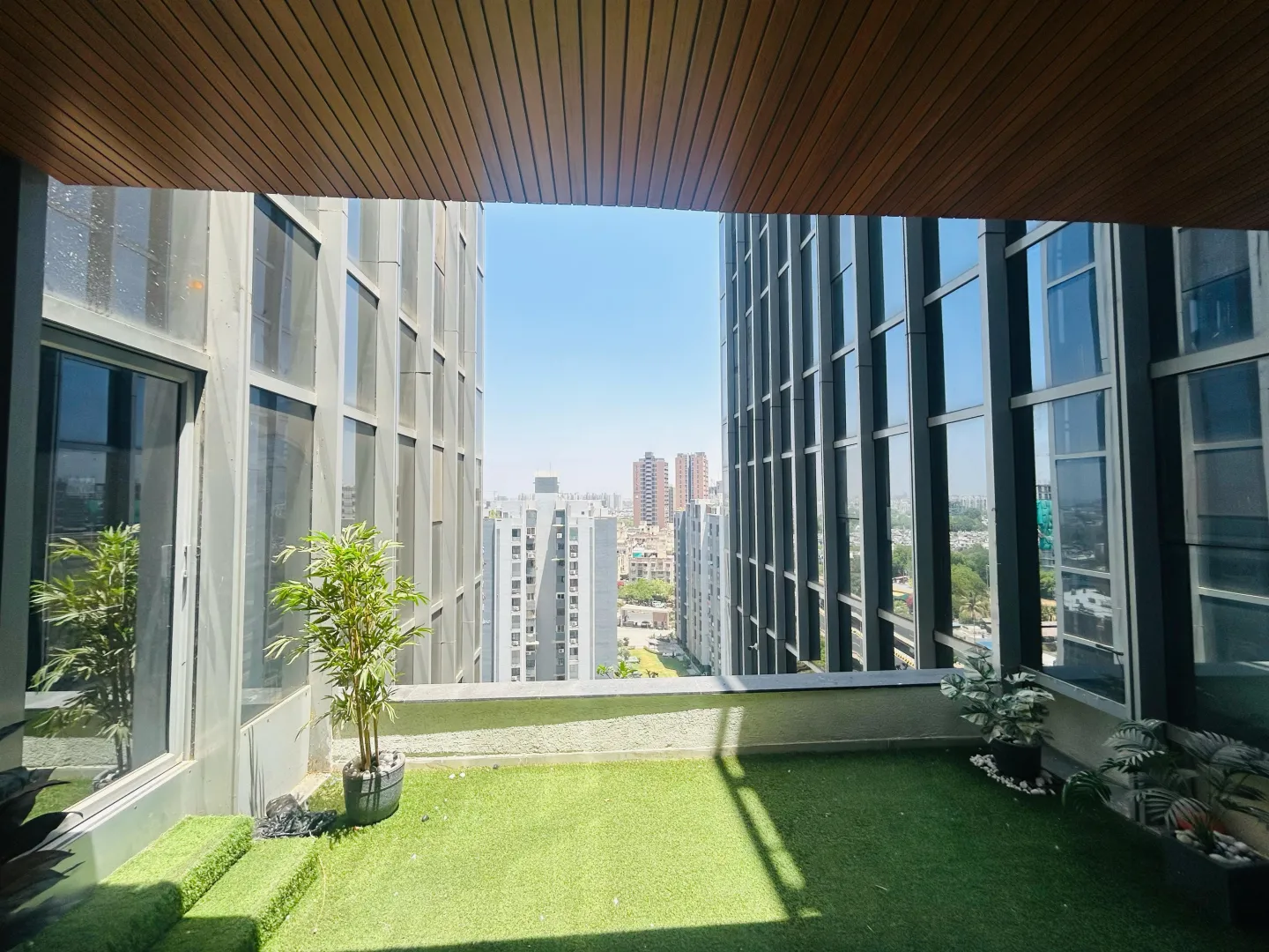 814 Sq. Ft. Commercial Office for Rent in Naranpura Ahmedabad - Media 5