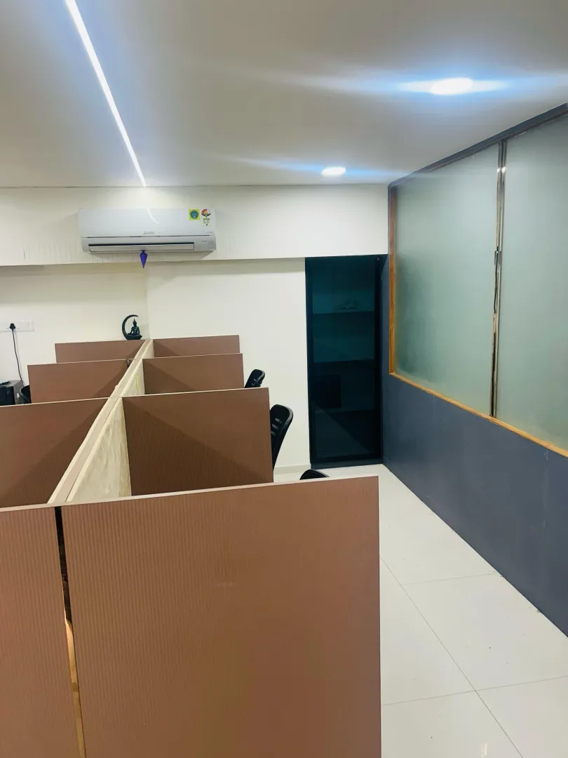 814 Sq. Ft. Commercial Office for Rent in Naranpura Ahmedabad - Media 15