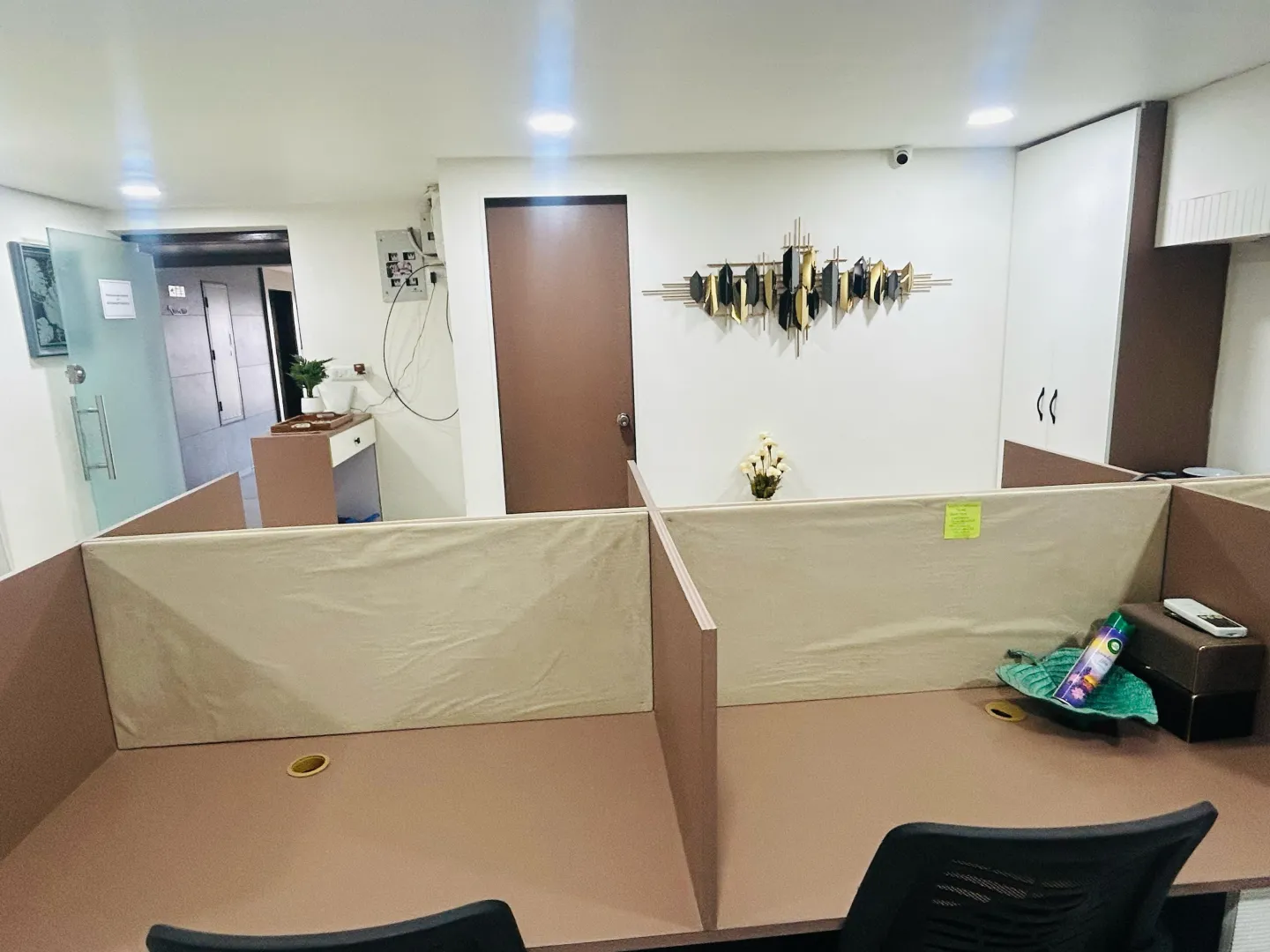 814 Sq. Ft. Commercial Office for Rent in Naranpura Ahmedabad
