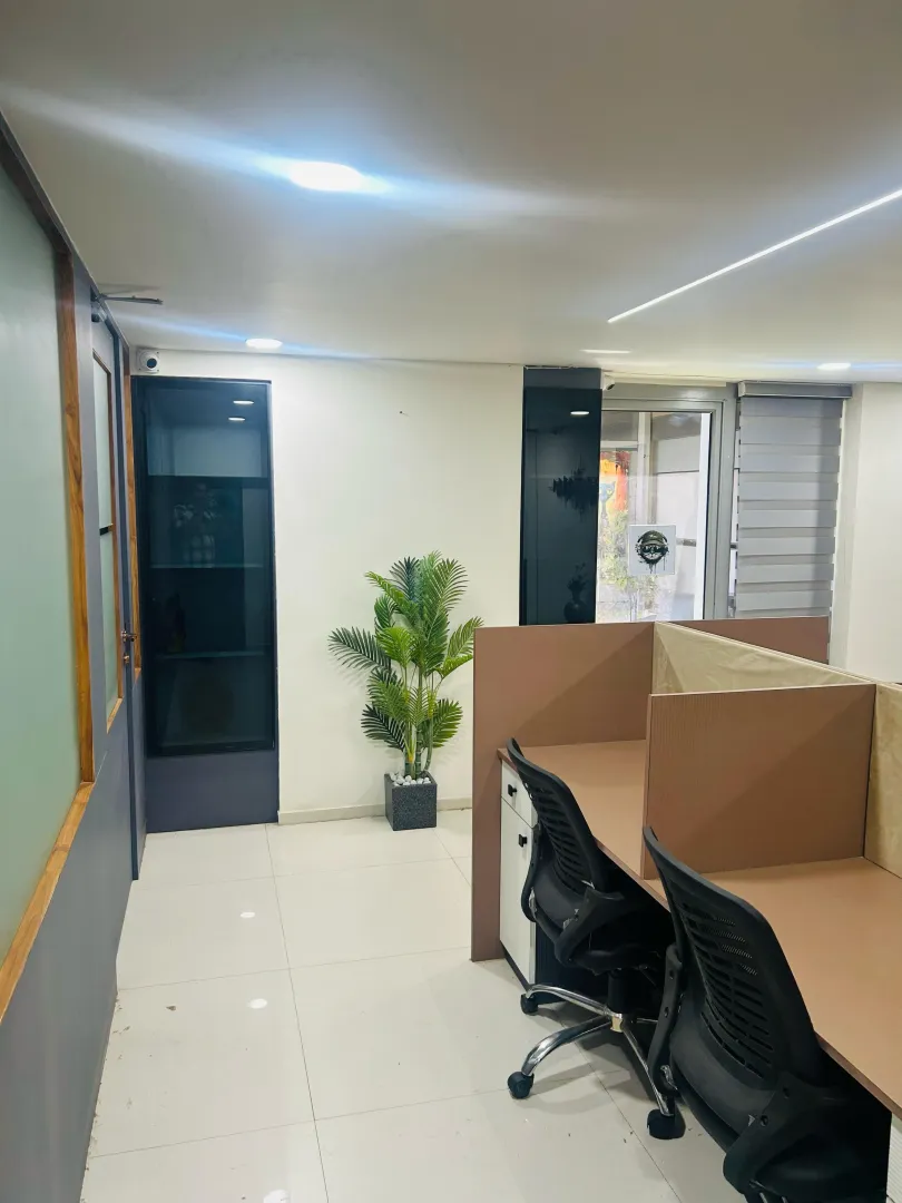 814 Sq. Ft. Commercial Office for Rent in Naranpura Ahmedabad - Media 13