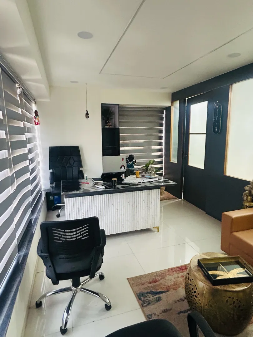 814 Sq. Ft. Commercial Office for Rent in Naranpura Ahmedabad - Media 11