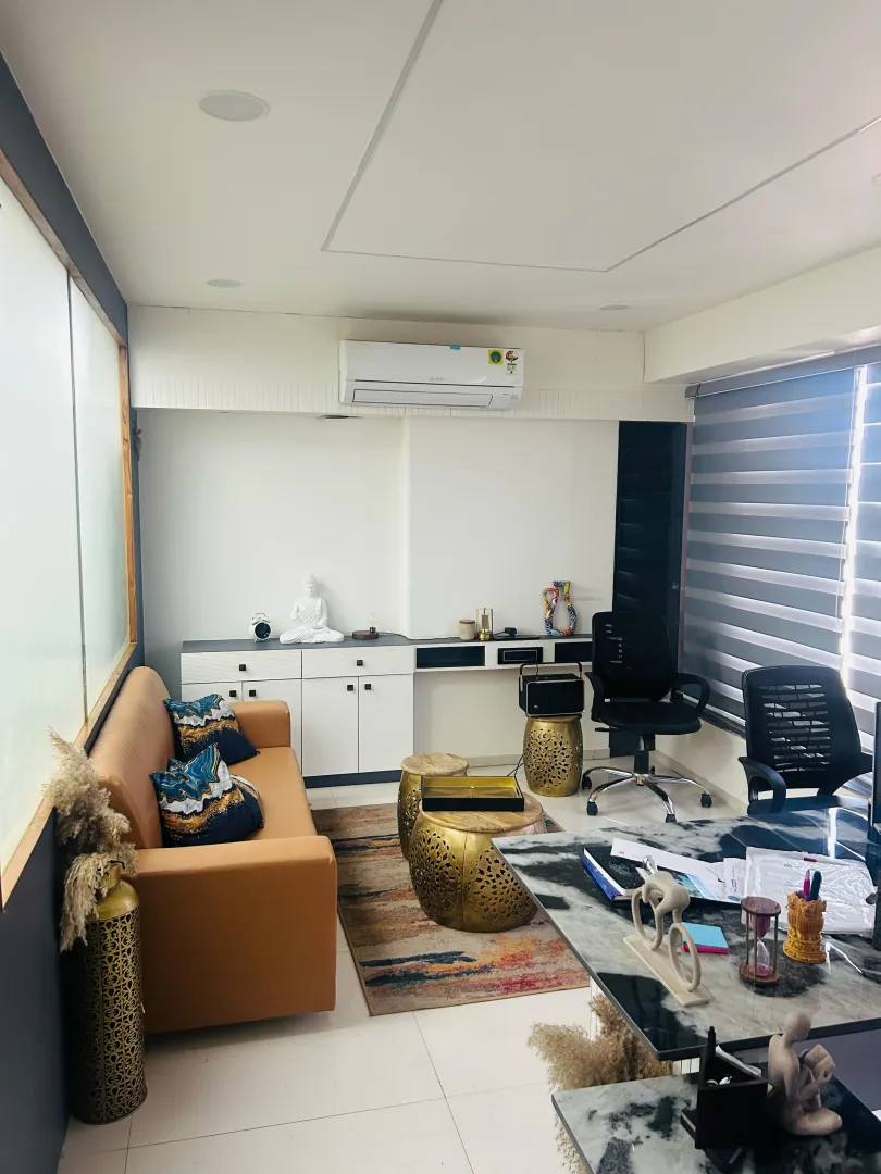 814 Sq. Ft. Commercial Office for Rent in Naranpura Ahmedabad - Media 9