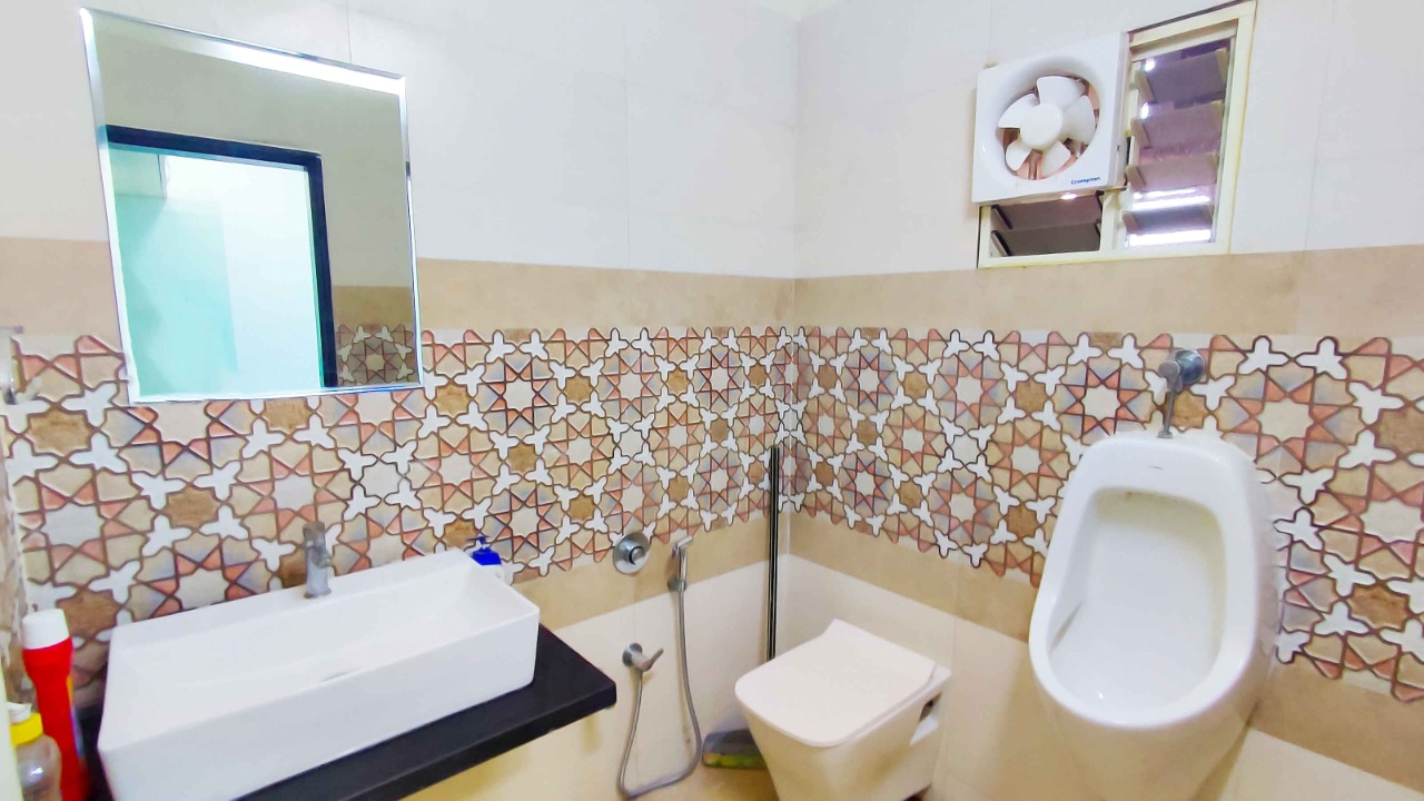 1511 Sq. Ft. Commercial Office for Rent in Sola Ahmedabad - Media 8