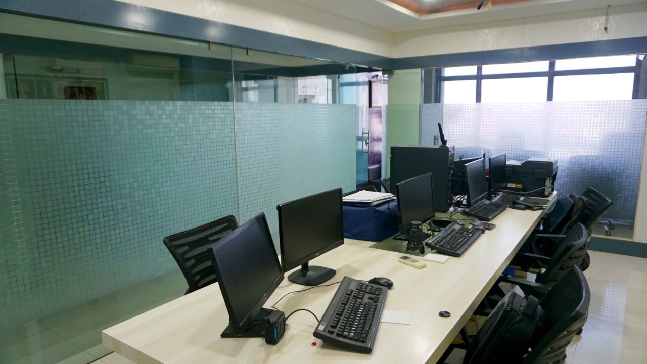 1511 Sq. Ft. Commercial Office for Rent in Sola Ahmedabad - Media 12