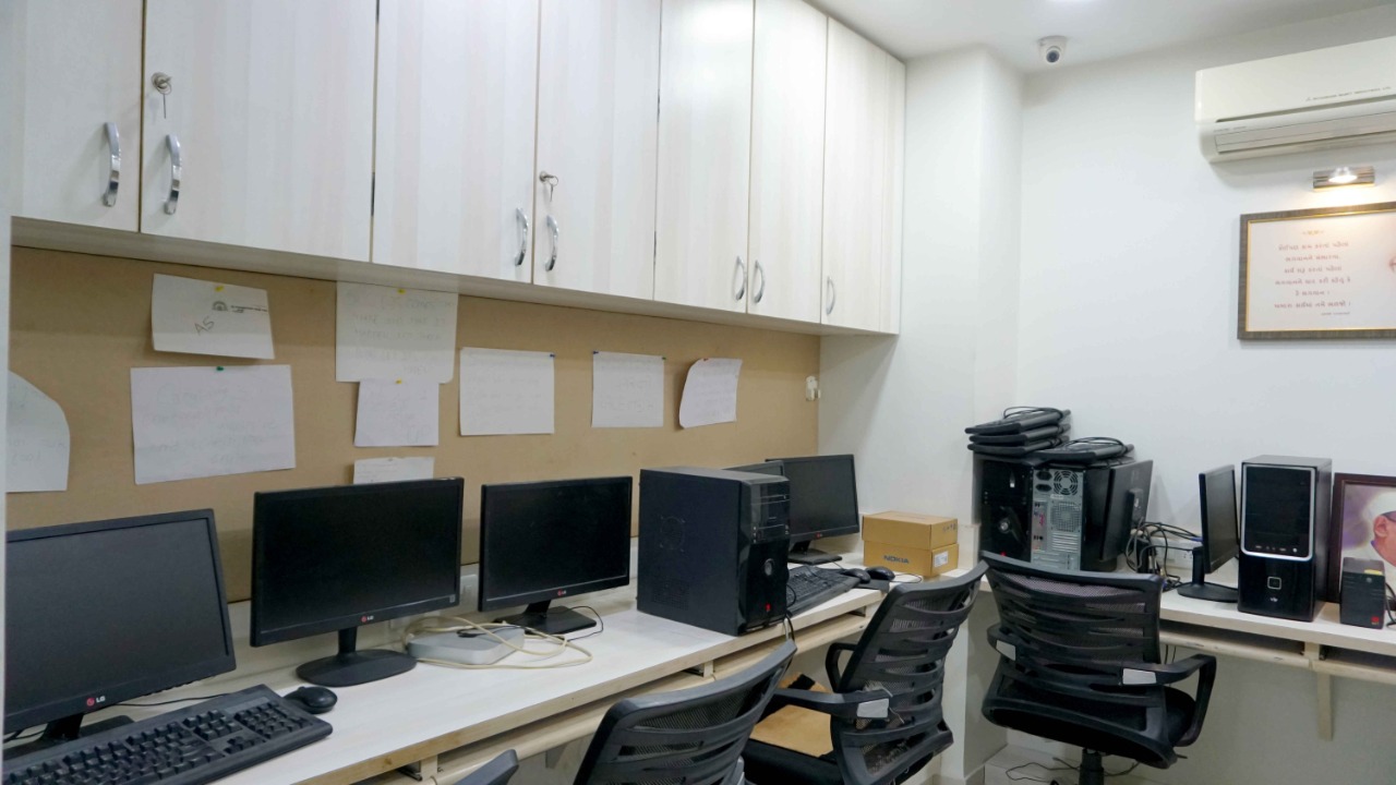 1511 Sq. Ft. Commercial Office for Rent in Sola Ahmedabad - Media 7