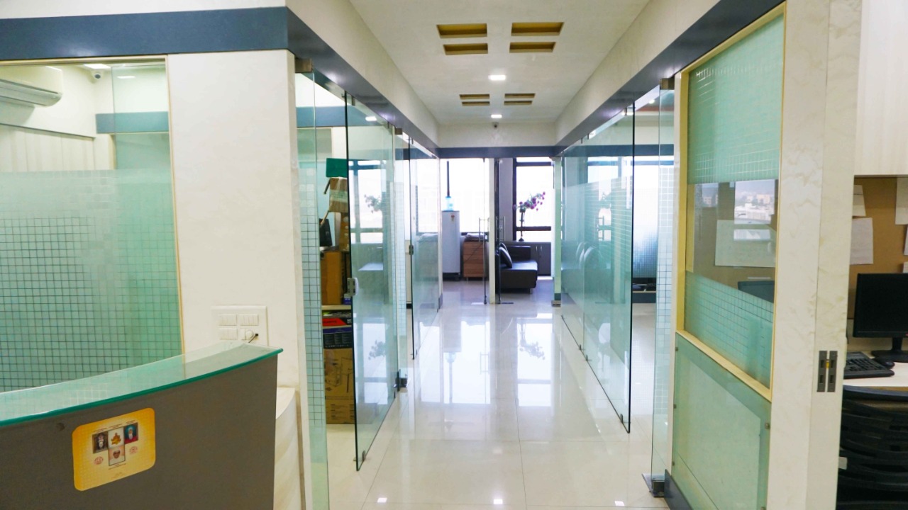 1511 Sq. Ft. Commercial Office for Rent in Sola Ahmedabad - Media 13