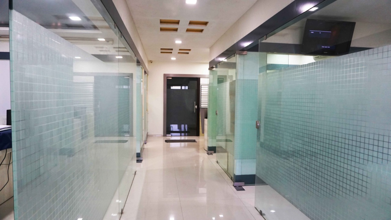 1511 Sq. Ft. Commercial Office for Rent in Sola Ahmedabad - Media 16