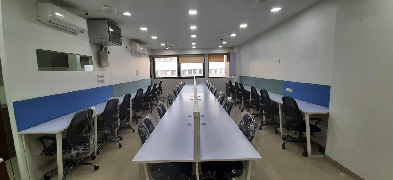 1120 Sq. Ft. Commercial Office for Rent in Vastrapur Ahmedabad