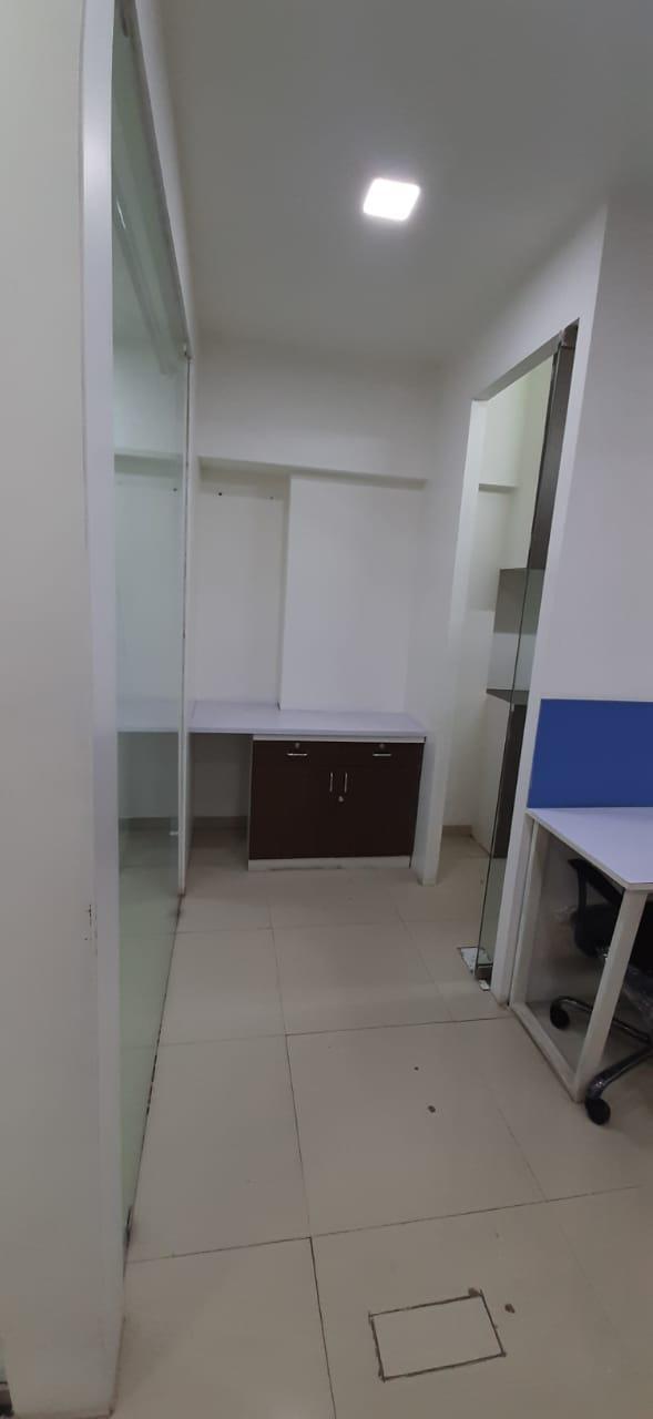 1120 Sq. Ft. Commercial Office for Rent in Vastrapur Ahmedabad - Media 9