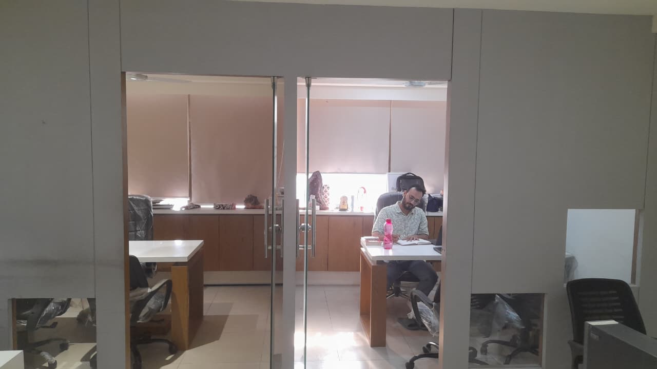 777 Sq. Ft. Commercial Office for Rent in Thaltej Ahmedabad - Media 5
