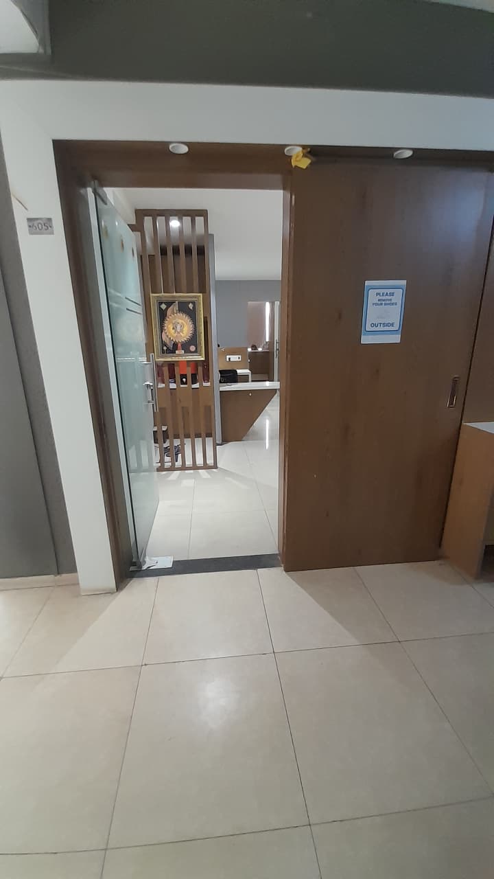 777 Sq. Ft. Commercial Office for Rent in Thaltej Ahmedabad