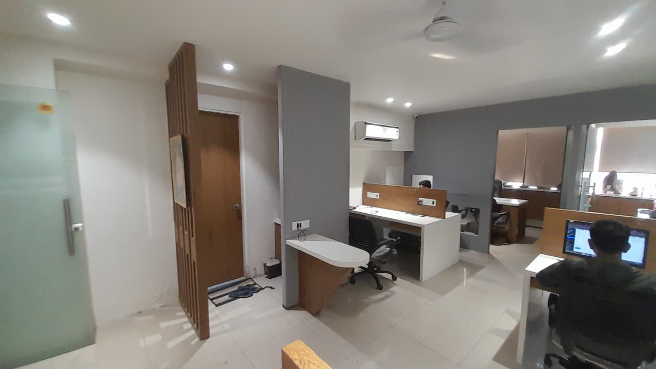 777 Sq. Ft. Commercial Office for Rent in Thaltej Ahmedabad - Media 8
