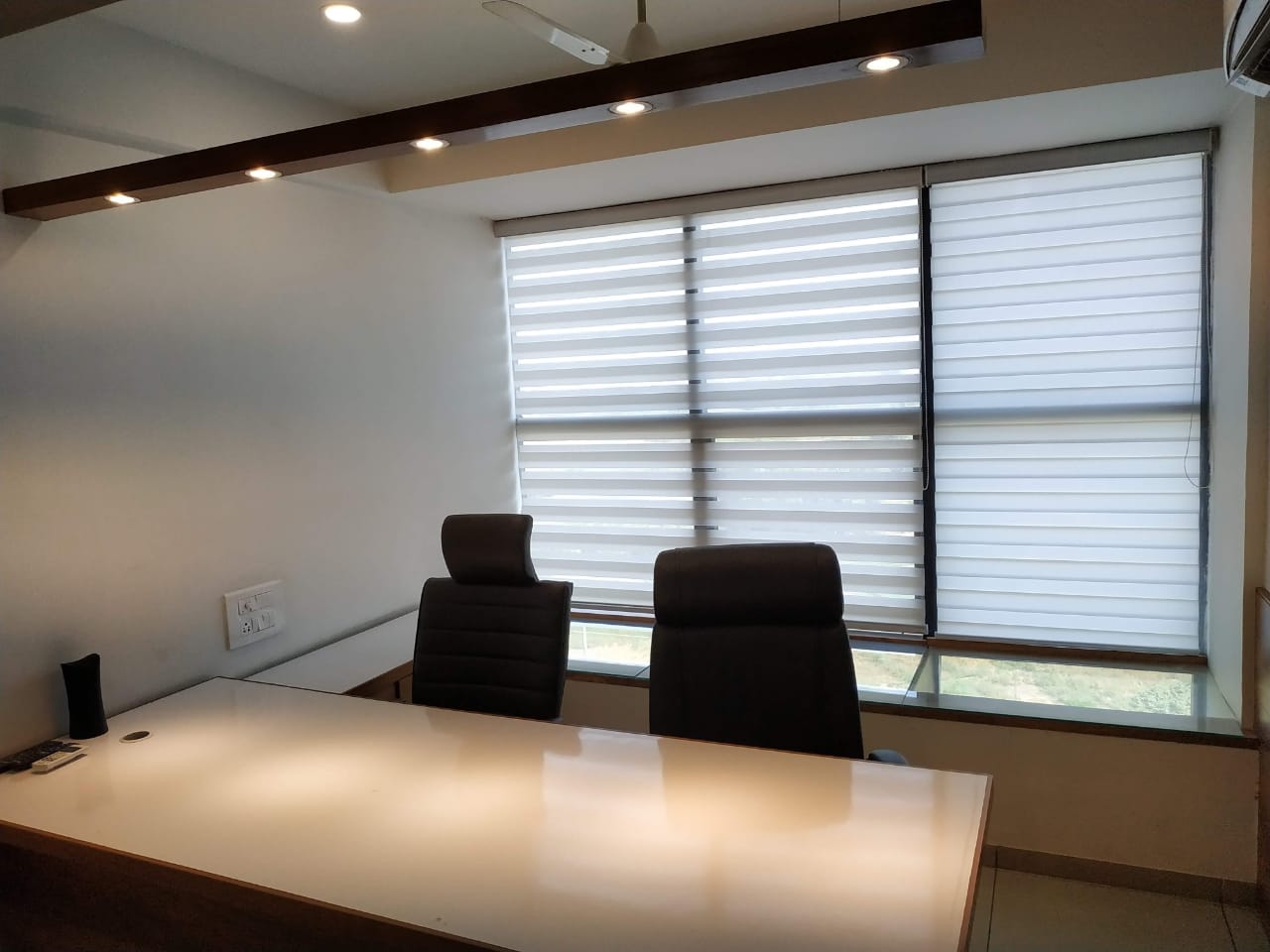 700 Sq. Ft. Commercial Office for Rent in Thaltej Ahmedabad - Media 8