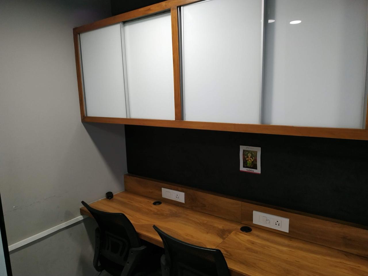 700 Sq. Ft. Commercial Office for Rent in Thaltej Ahmedabad - Media 3