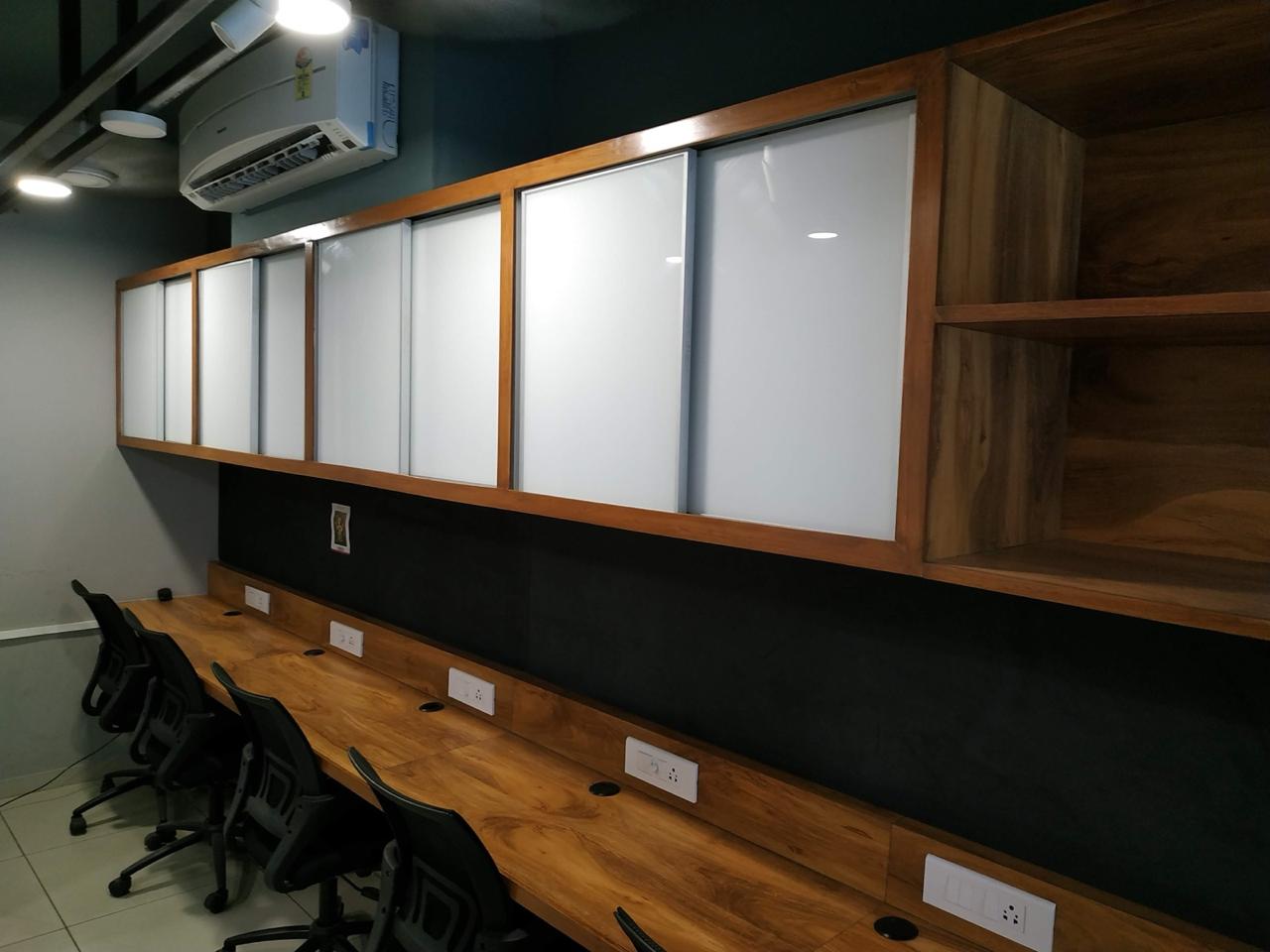 700 Sq. Ft. Commercial Office for Rent in Thaltej Ahmedabad - Media 9