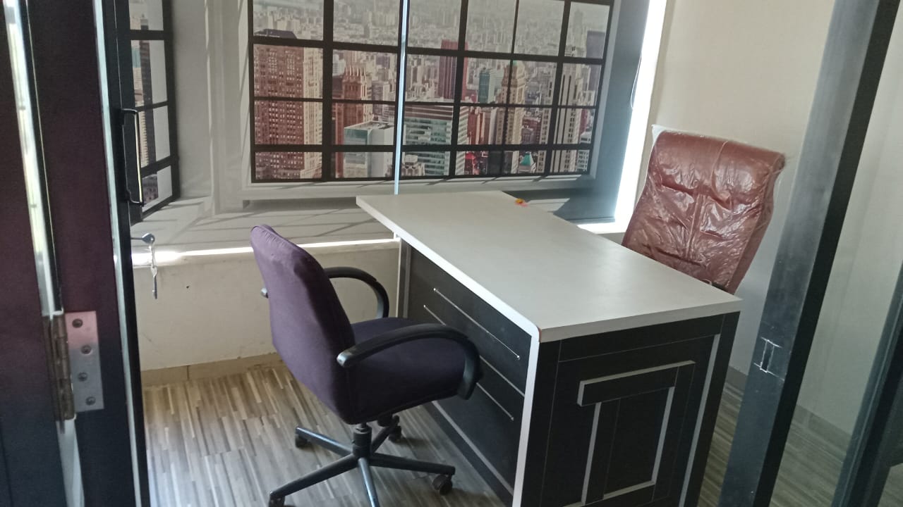 911 Sq. Ft. Commercial Office for Rent in Thaltej Ahmedabad - Media 3