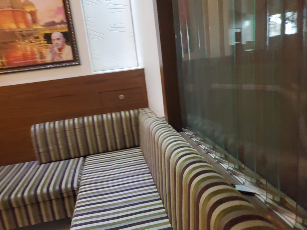 1600 Sq. Ft. Commercial Office for Rent in Sola Ahmedabad - Media 9