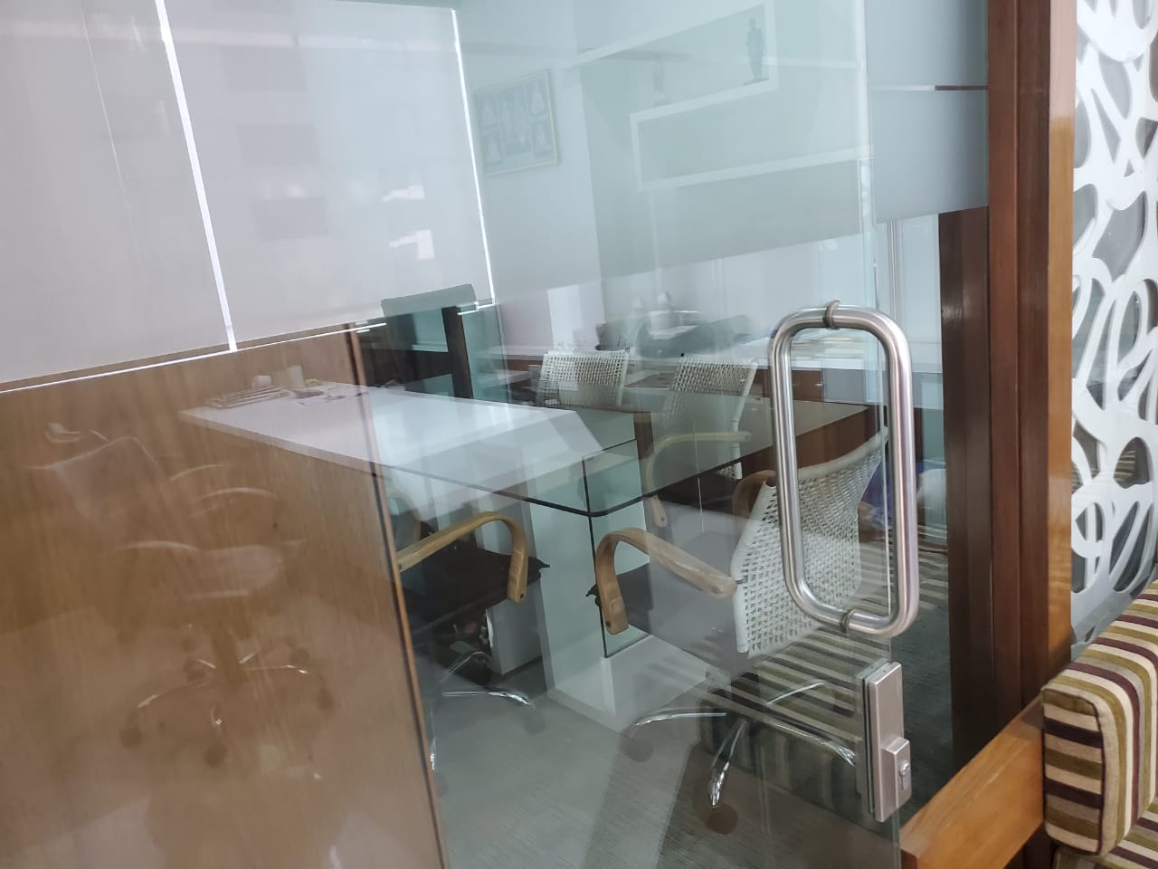 1600 Sq. Ft. Commercial Office for Rent in Sola Ahmedabad - Media 11