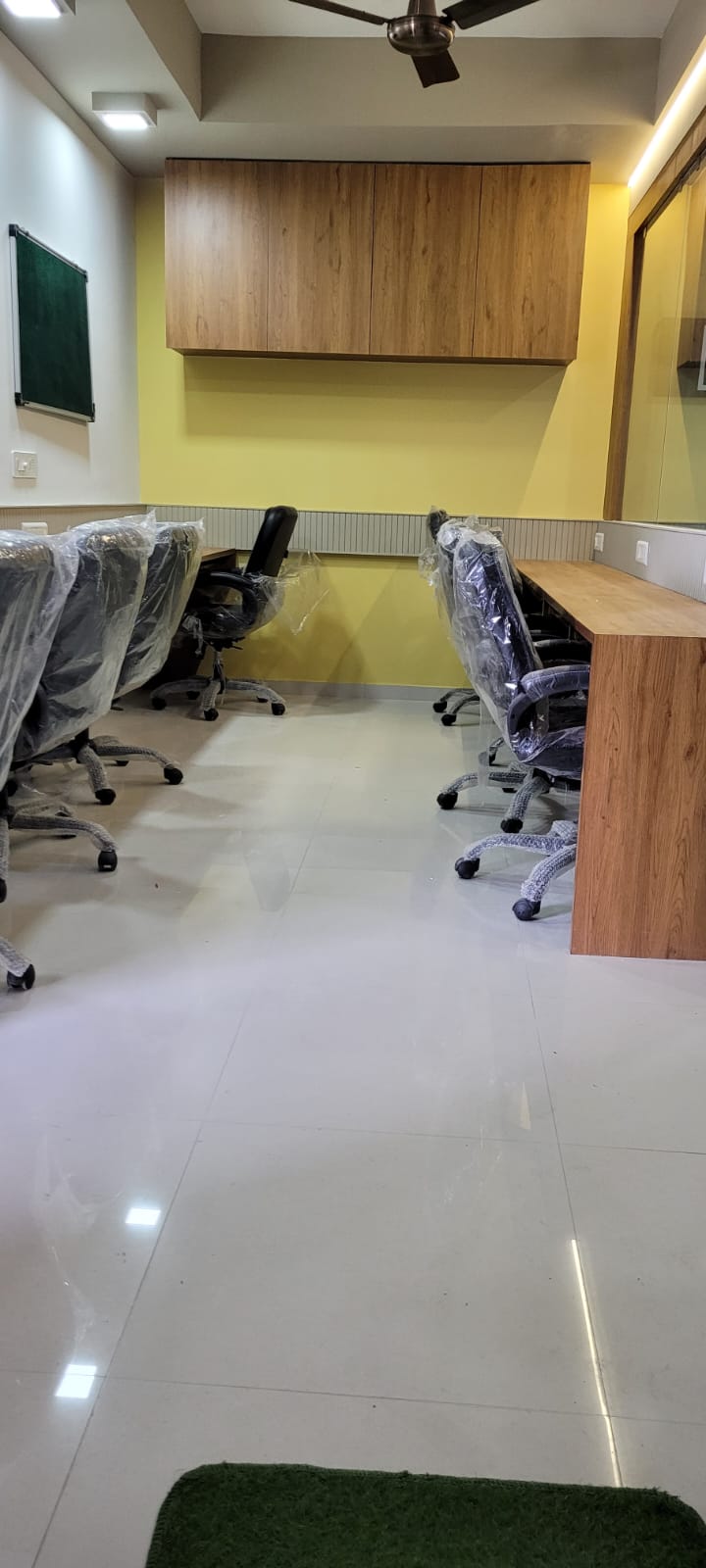 723 Sq. Ft. Commercial Office for Rent in Gota Ahmedabad - Media 10