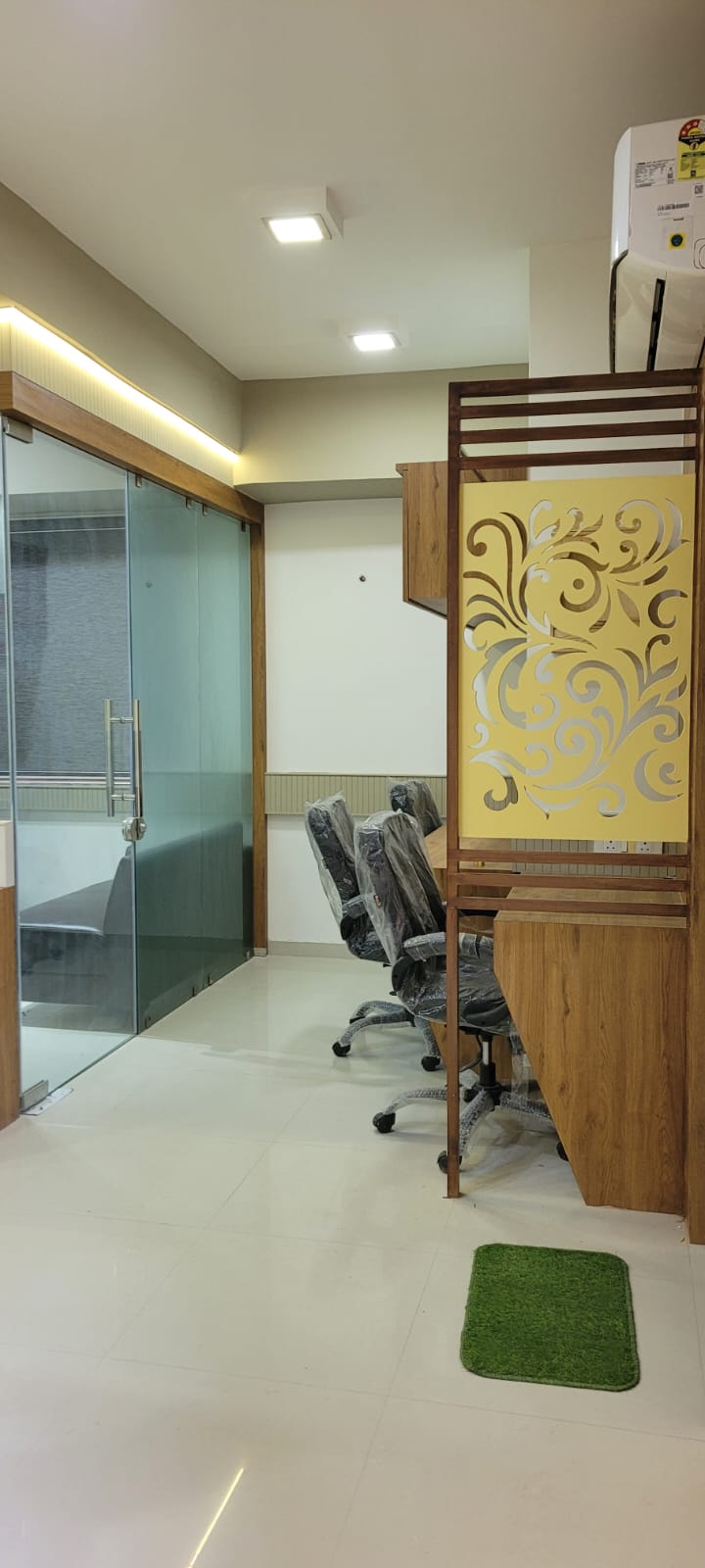 723 Sq. Ft. Commercial Office for Rent in Gota Ahmedabad - Media 6