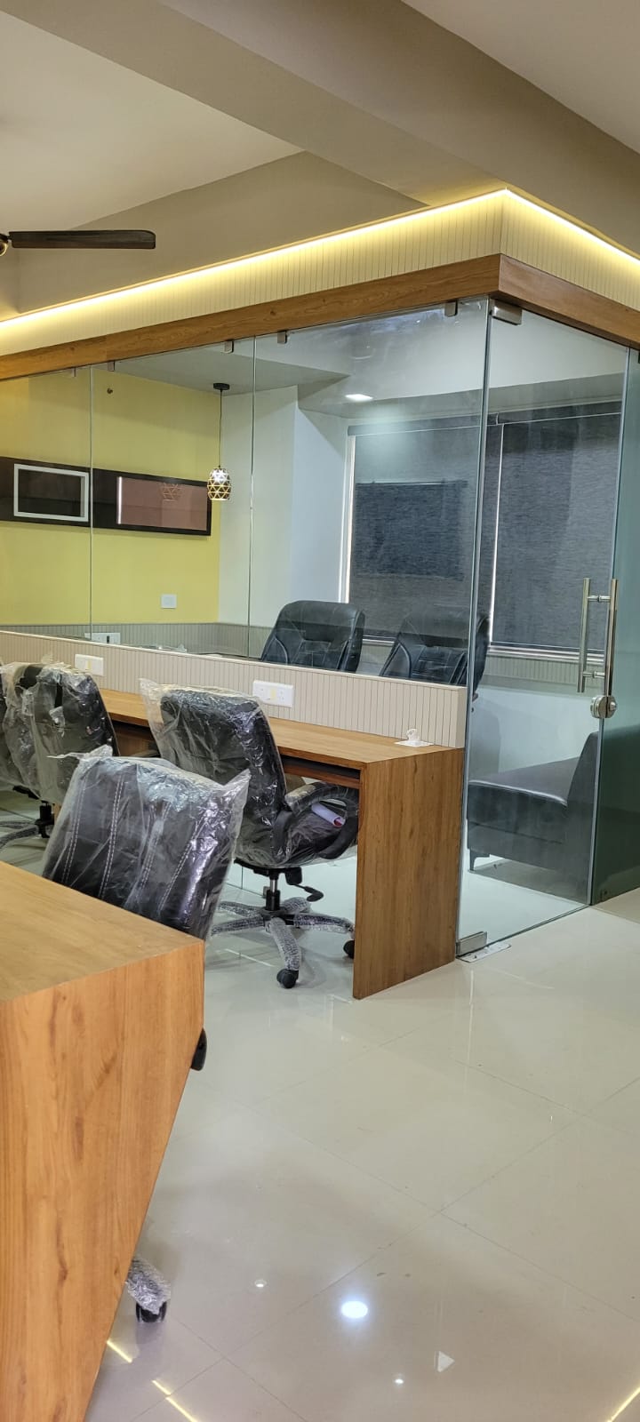 723 Sq. Ft. Commercial Office for Rent in Gota Ahmedabad - Media 9