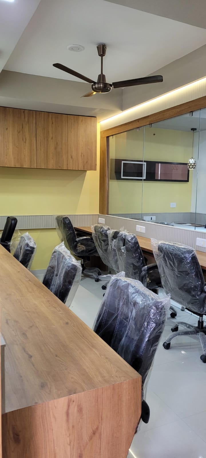 723 Sq. Ft. Commercial Office for Rent in Gota Ahmedabad - Media 11