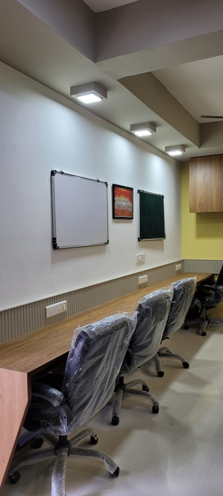 723 Sq. Ft. Commercial Office for Rent in Gota Ahmedabad - Media 8