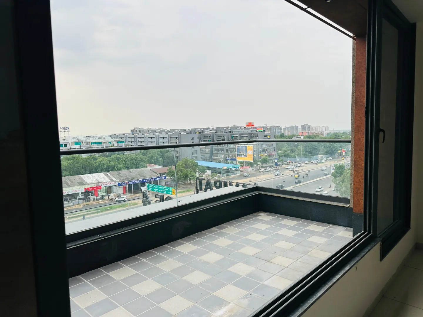 641 Sq. Ft. Commercial Office for Rent in Gota Ahmedabad - Media 2