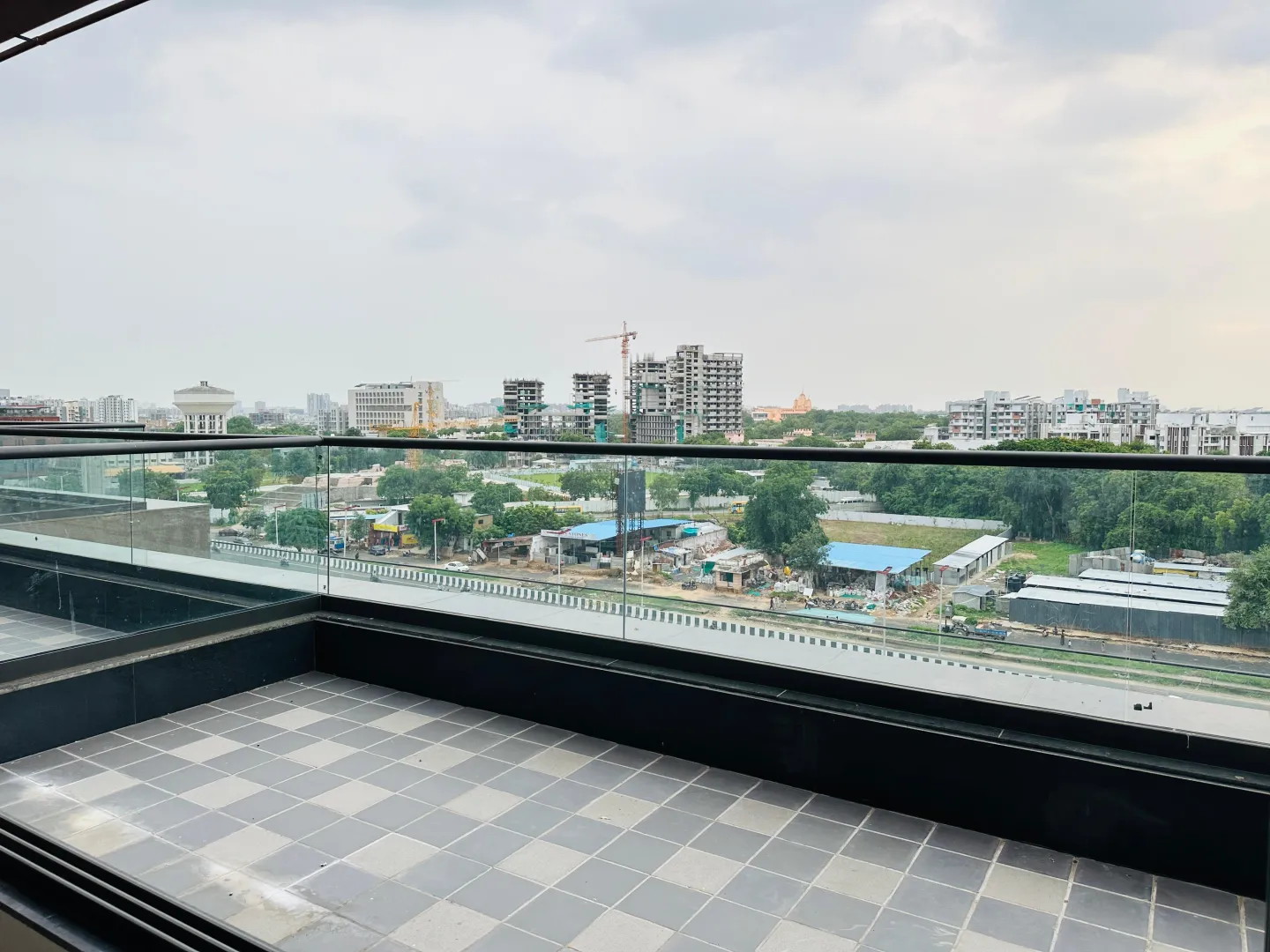 641 Sq. Ft. Commercial Office for Rent in Gota Ahmedabad - Media 4