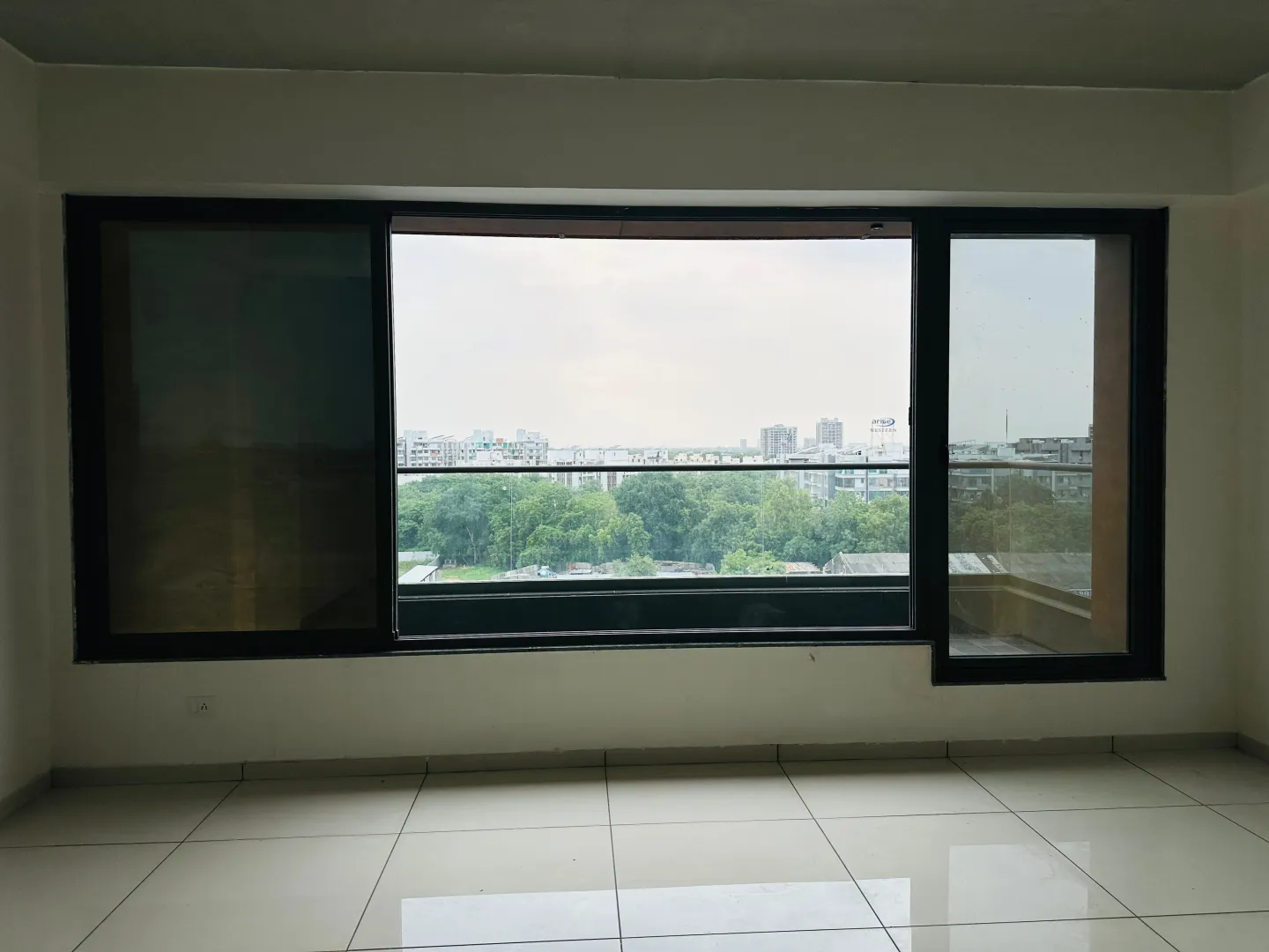 641 Sq. Ft. Commercial Office for Rent in Gota Ahmedabad - Media 5