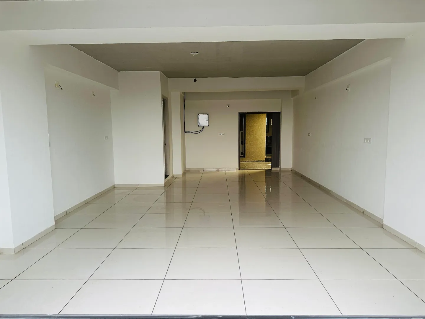 641 Sq. Ft. Commercial Office for Rent in Gota Ahmedabad - Media 3