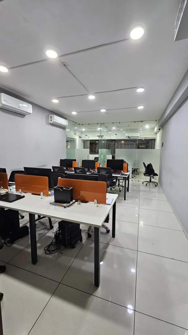 920 Sq. Ft. Commercial Office for Rent in Gota Ahmedabad - Media 7