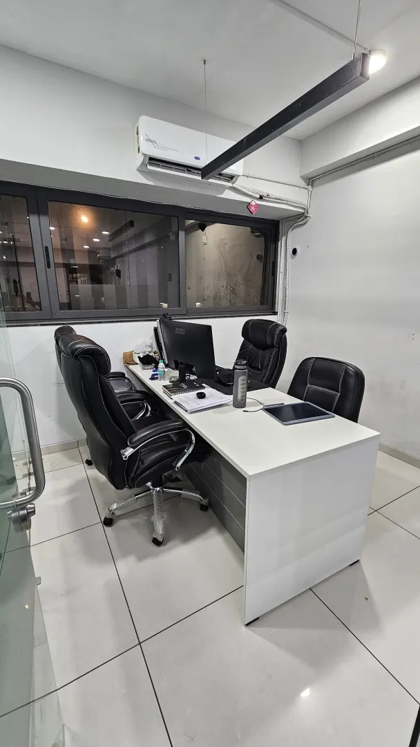 920 Sq. Ft. Commercial Office for Rent in Gota Ahmedabad - Media 4