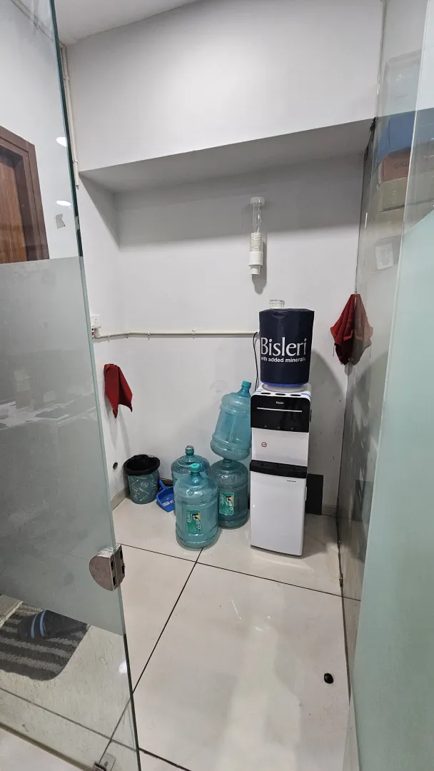 920 Sq. Ft. Commercial Office for Rent in Gota Ahmedabad - Media 8