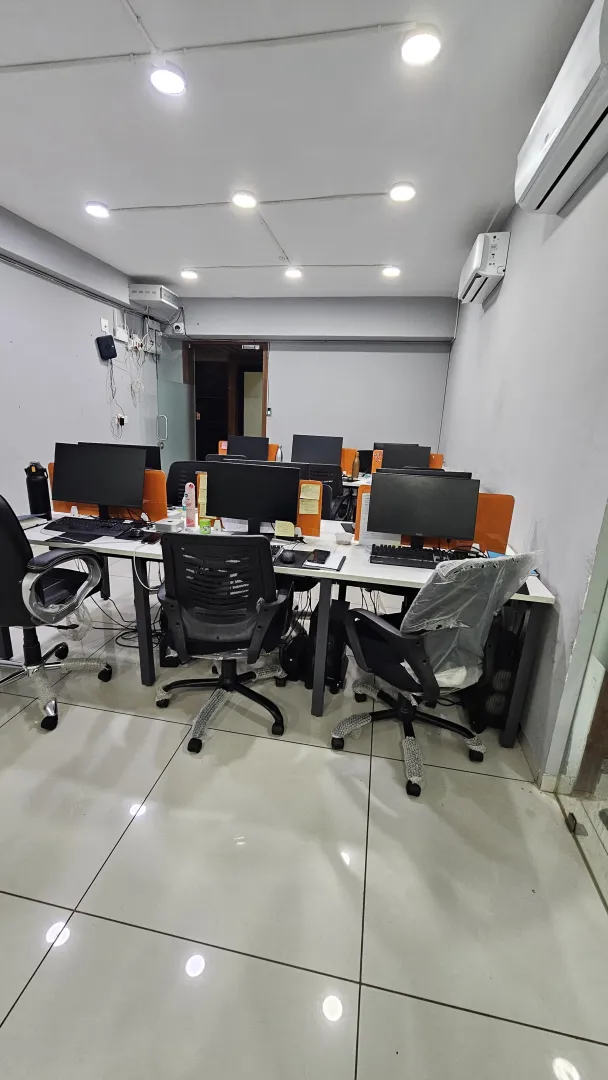 920 Sq. Ft. Commercial Office for Rent in Gota Ahmedabad - Media 6