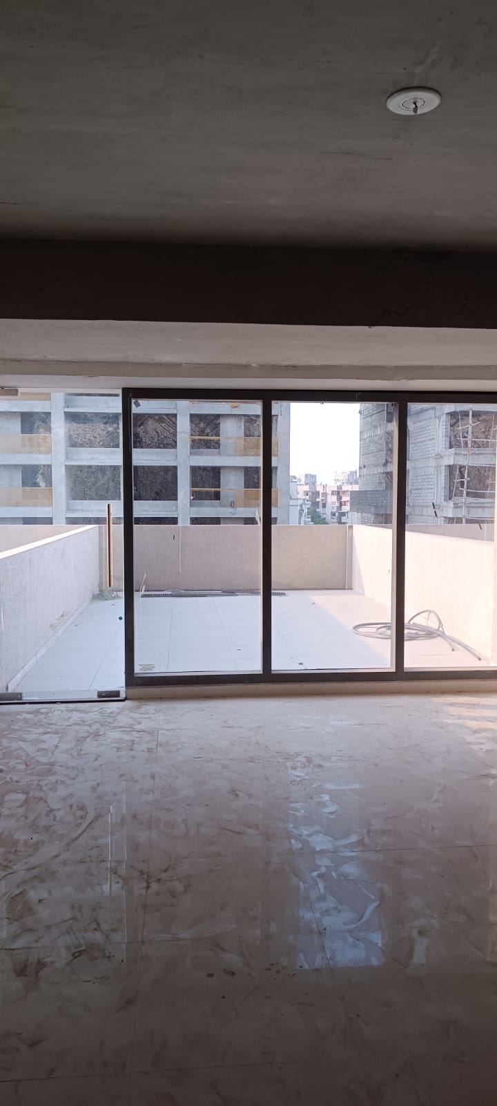975 Sq. Ft. Commercial Office for Rent in Sola Ahmedabad