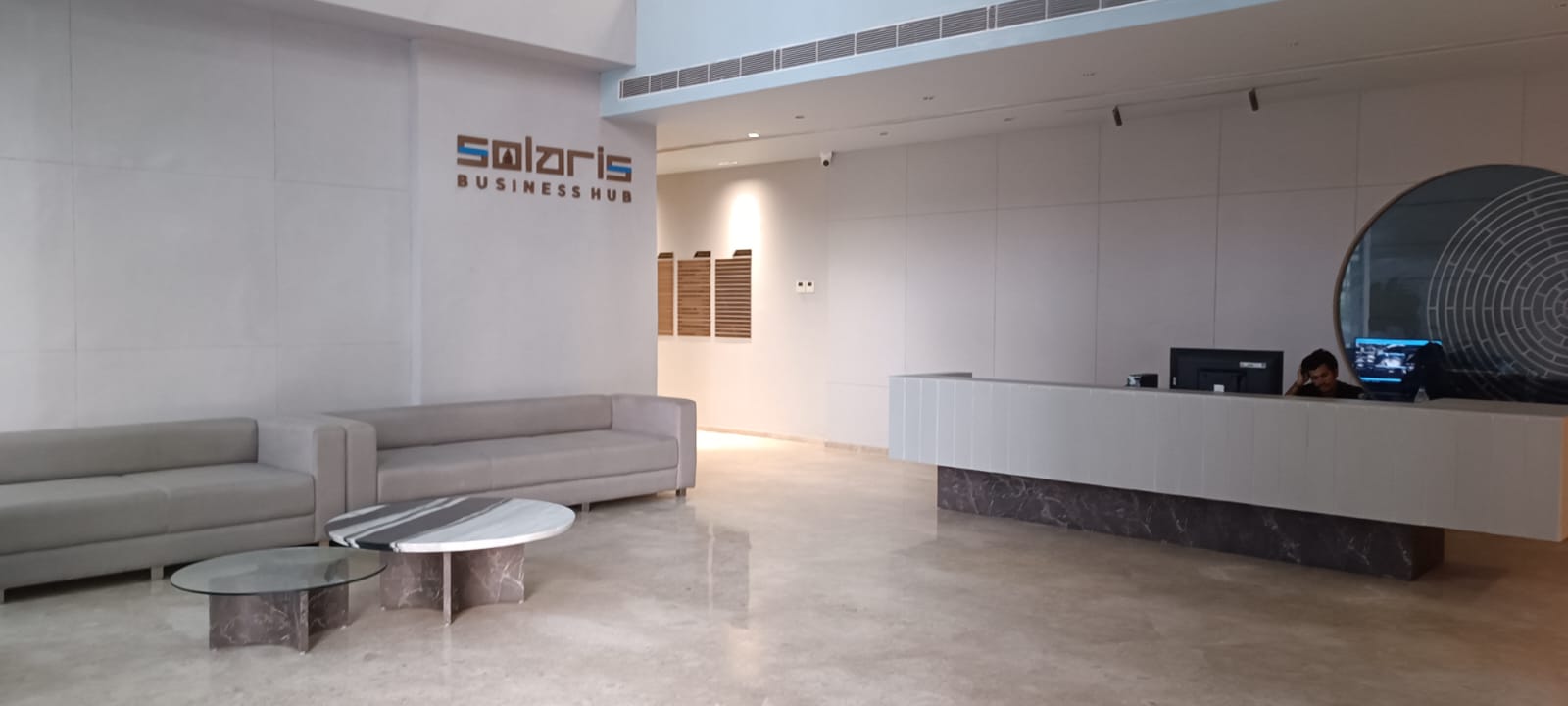 975 Sq. Ft. Commercial Office for Rent in Sola Ahmedabad - Media 5