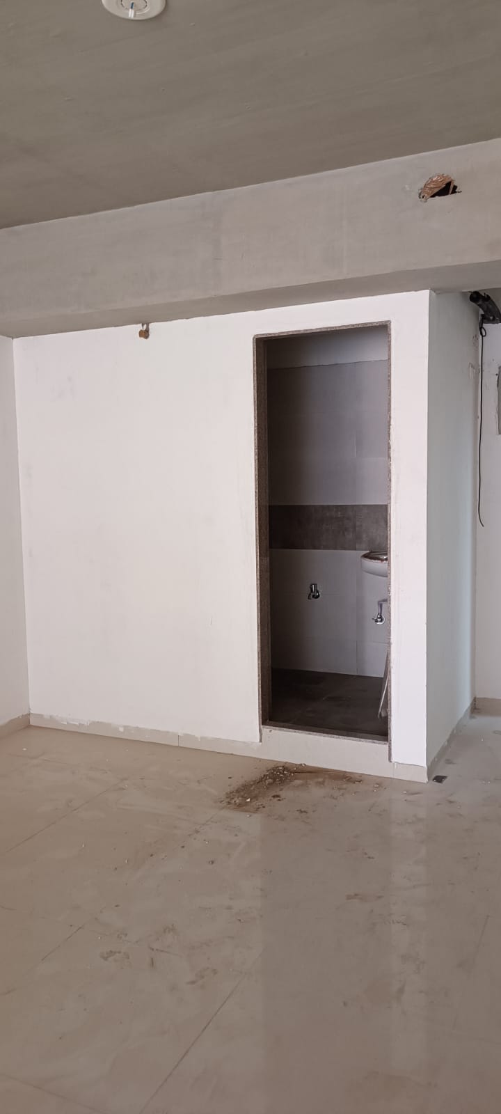 975 Sq. Ft. Commercial Office for Rent in Sola Ahmedabad - Media 2