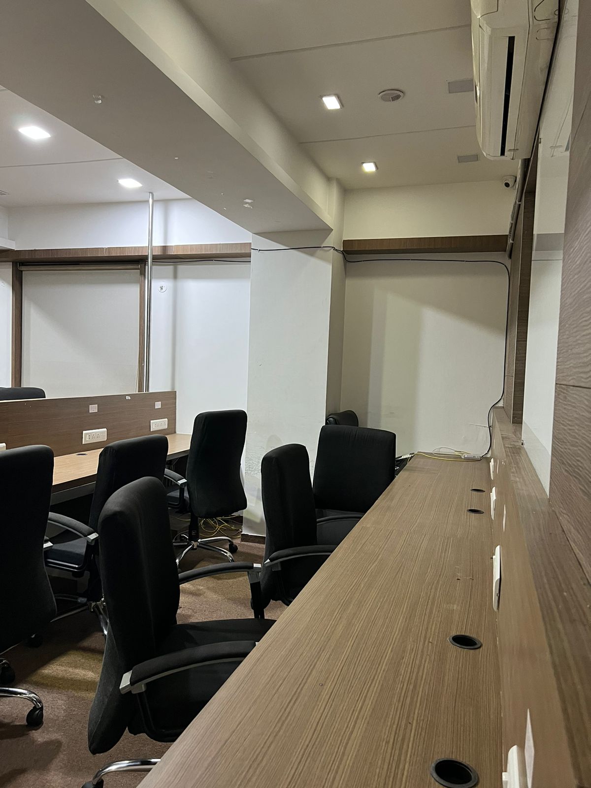 1600 Sq. Ft. Commercial Office for Rent in Gulbai Tekra Ahmedabad - Media 3