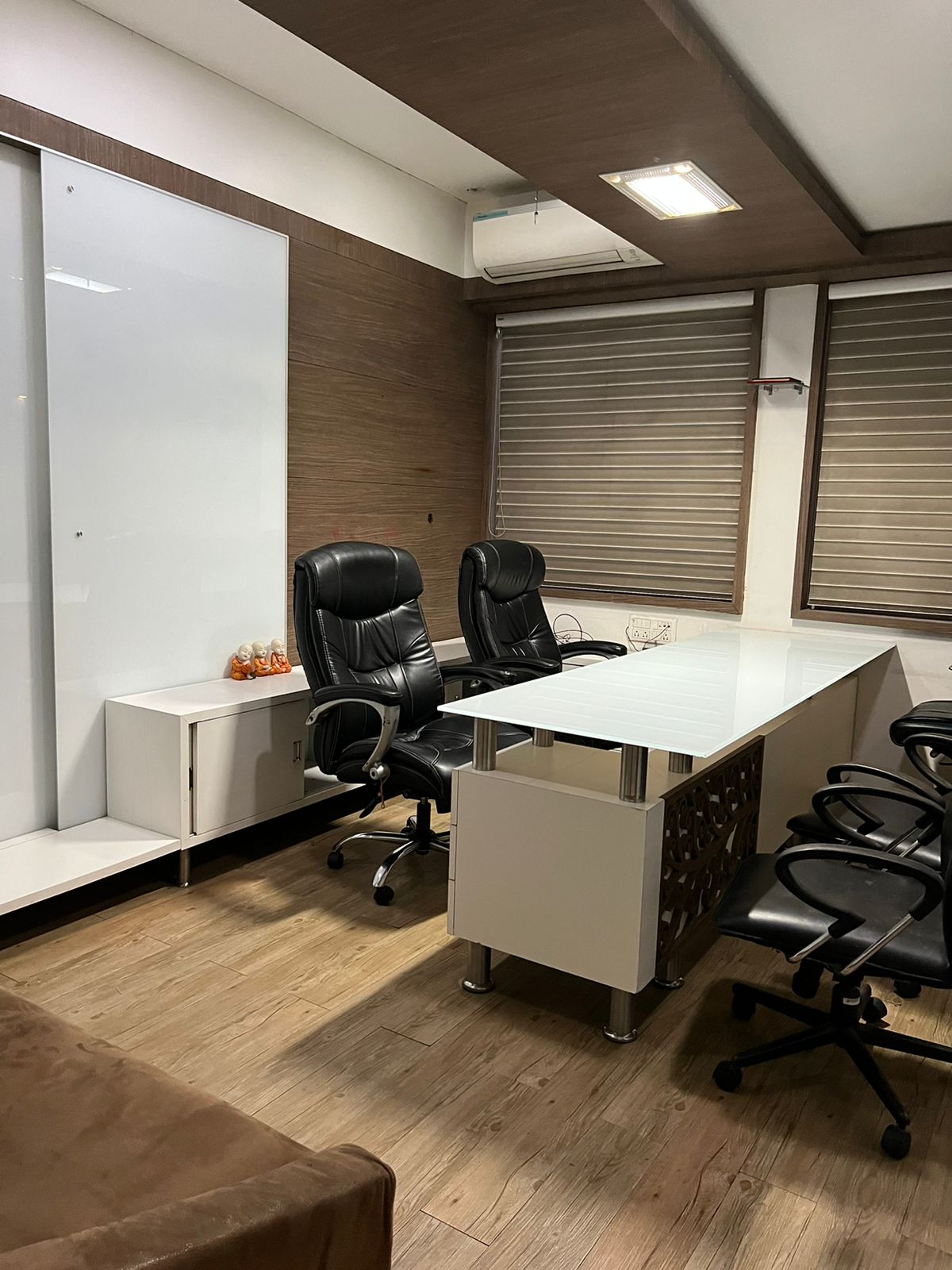 1600 Sq. Ft. Commercial Office for Rent in Gulbai Tekra Ahmedabad - Media 8
