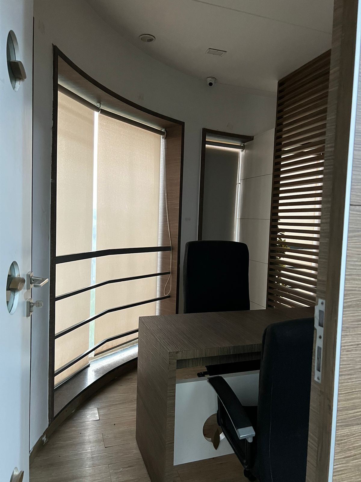 1600 Sq. Ft. Commercial Office for Rent in Gulbai Tekra Ahmedabad - Media 4