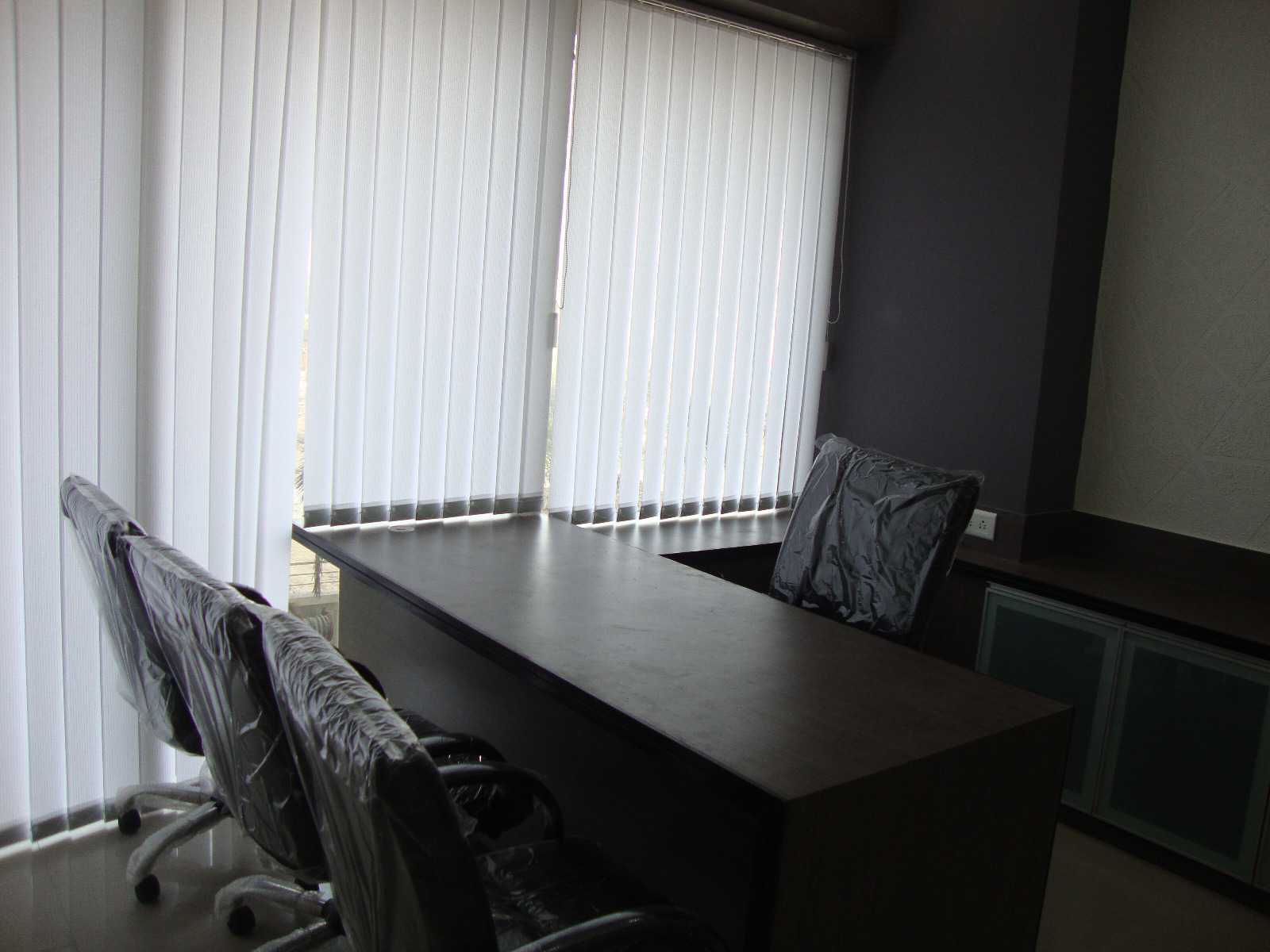 1450 Sq. Ft. Commercial Office for Rent in Sola Ahmedabad - Media 5