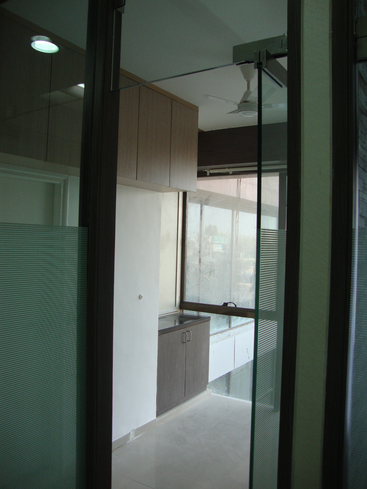 1450 Sq. Ft. Commercial Office for Rent in Sola Ahmedabad - Media 8