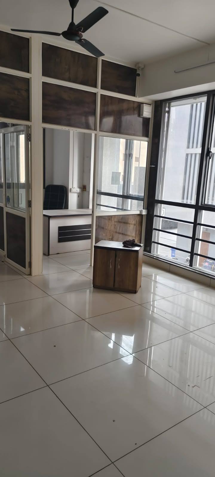 750 Sq. Ft. Commercial Office for Rent in Gota Ahmedabad - Media 12