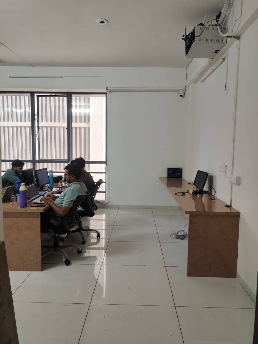 750 Sq. Ft. Commercial Office for Rent in Gota Ahmedabad - Media 6