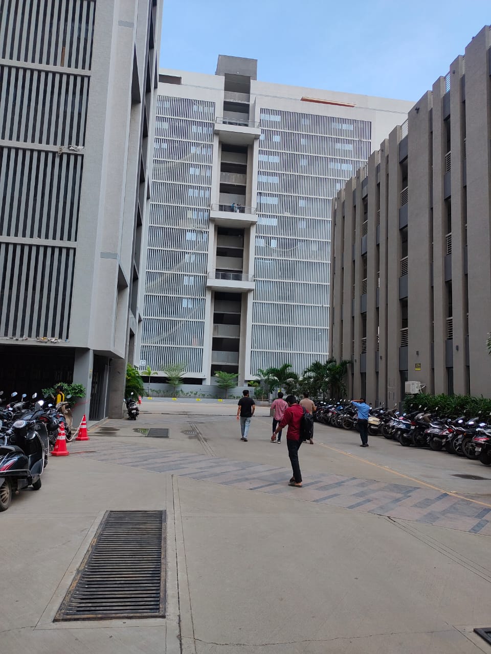 750 Sq. Ft. Commercial Office for Rent in Gota Ahmedabad - Media 11