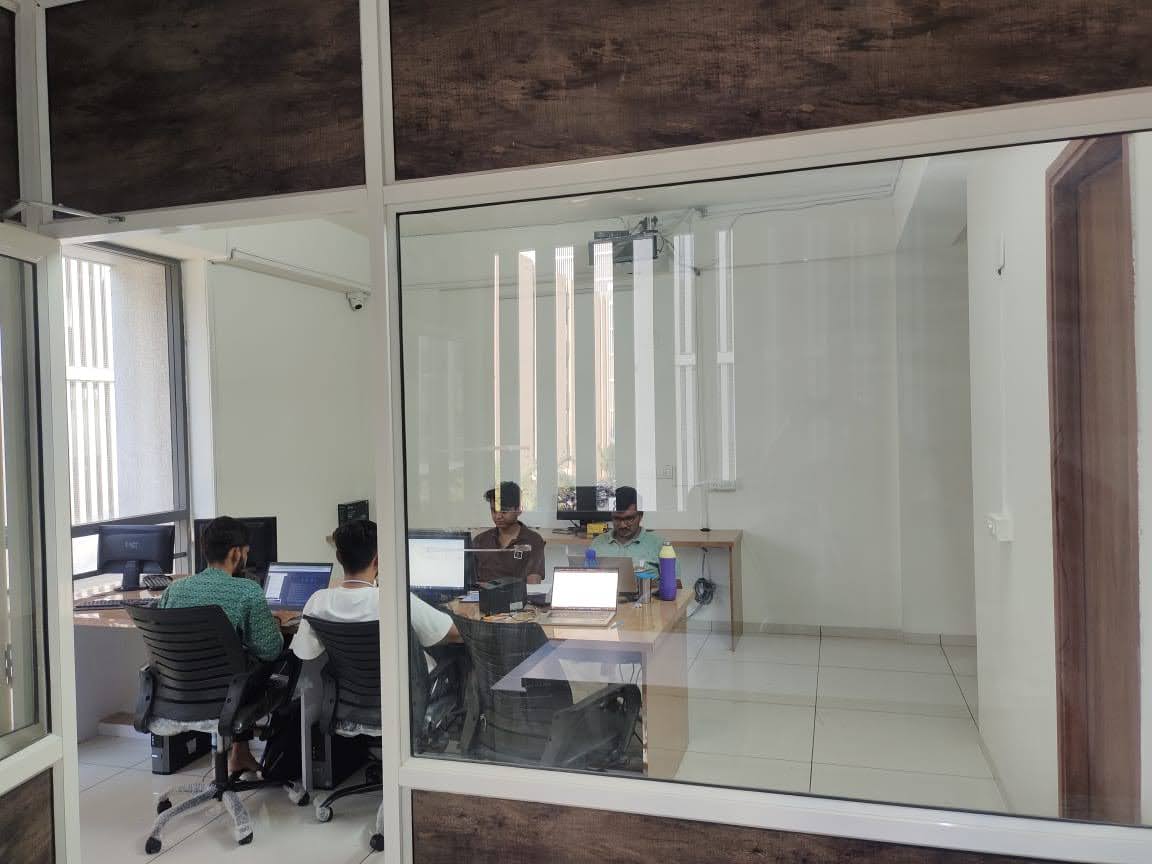 750 Sq. Ft. Commercial Office for Rent in Gota Ahmedabad - Media 4