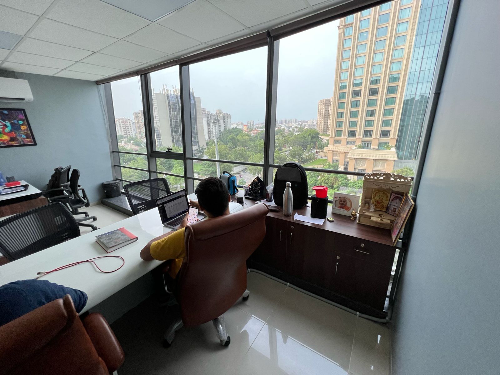 1250 Sq. Ft. Commercial Office for Rent in Vastrapur Ahmedabad - Media 6