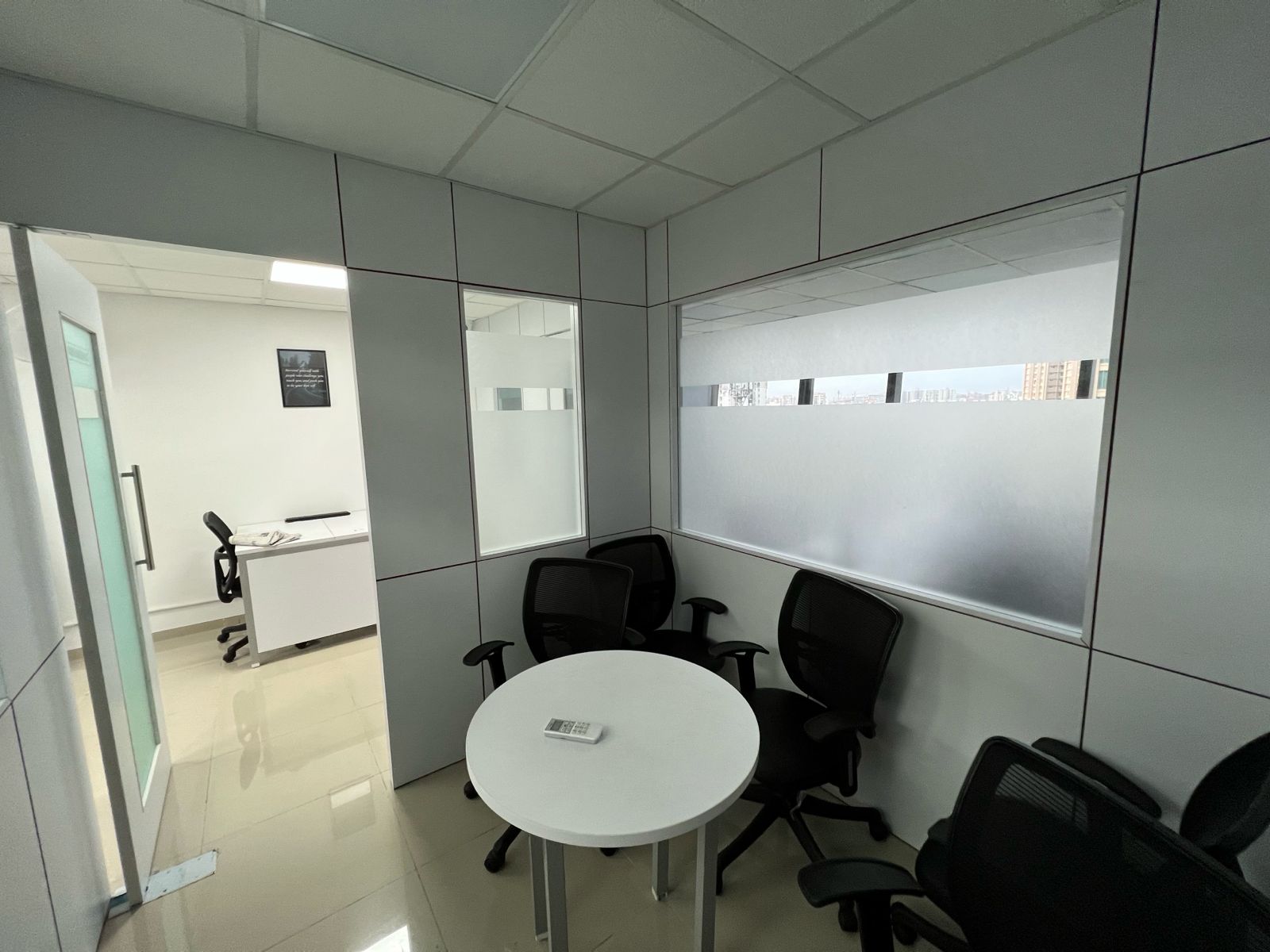 1250 Sq. Ft. Commercial Office for Rent in Vastrapur Ahmedabad - Media 16
